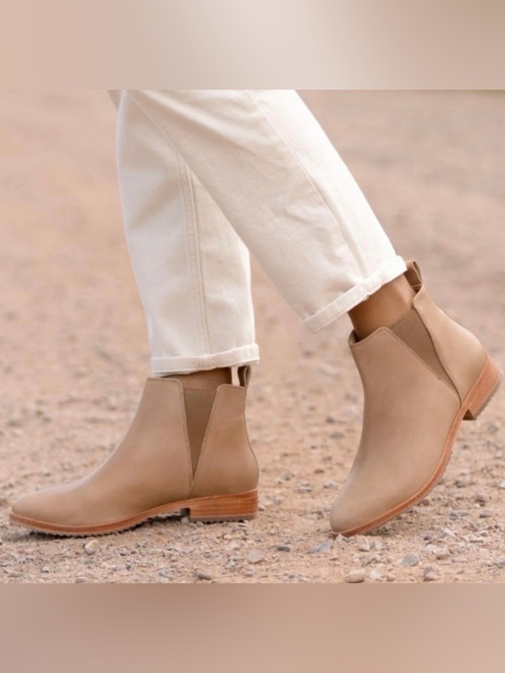 Nisolo Everyday Chelsea
Leather Ankle Boot Womens
Size 8 Almond Stacked Low
Heel